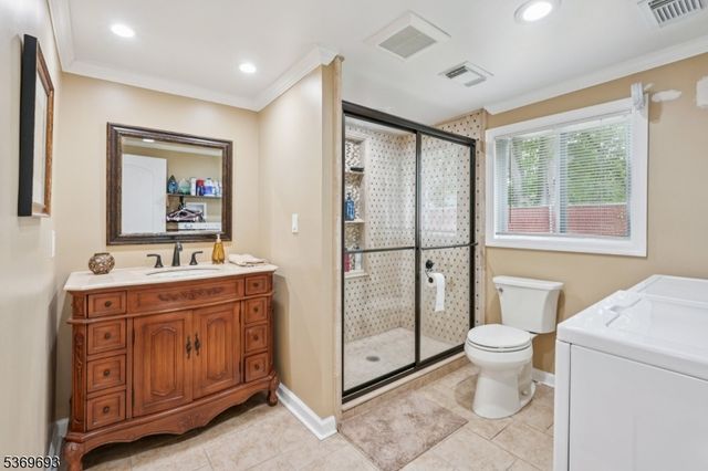 20 Leonard Ter, Wayne Twp., NJ 07470