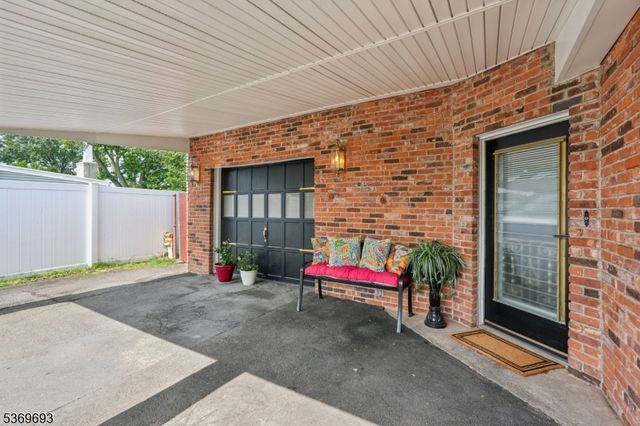 20 Leonard Ter, Wayne Twp., NJ 07470