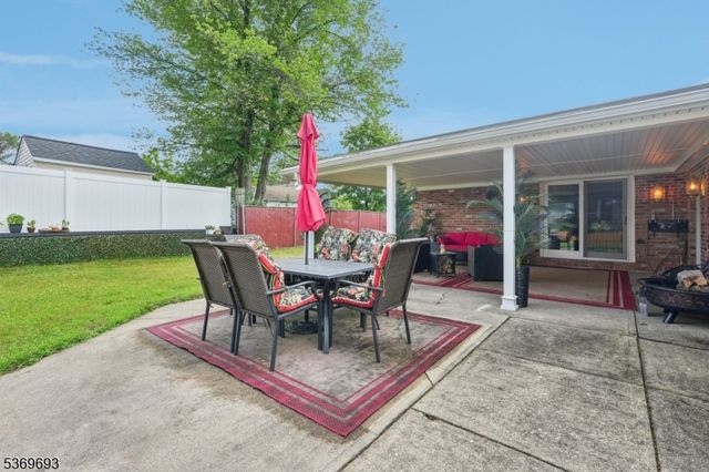 20 Leonard Ter, Wayne Twp., NJ 07470