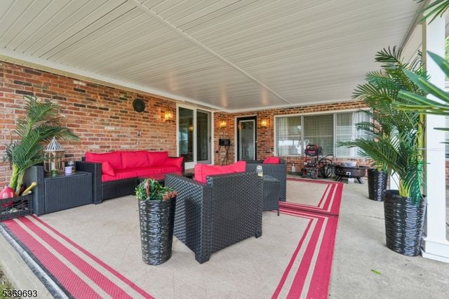 20 Leonard Ter, Wayne Twp., NJ 07470