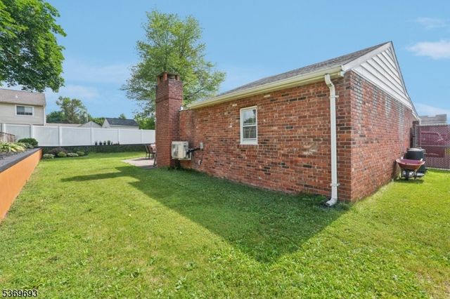 20 Leonard Ter, Wayne Twp., NJ 07470