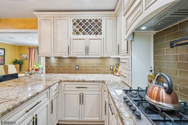 20 Leonard Ter, Wayne Twp., NJ 07470