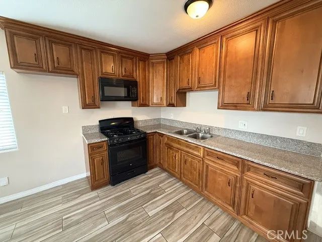 712 W 54th, Los Angeles, CA 90037