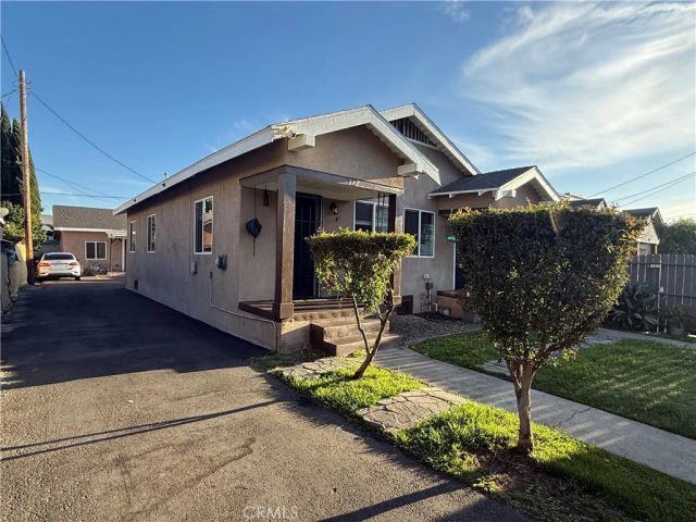 712 W 54th, Los Angeles, CA 90037