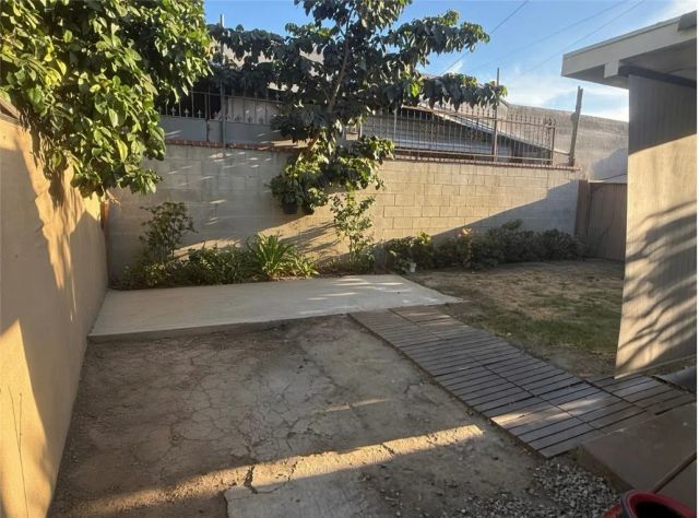 712 W 54th, Los Angeles, CA 90037