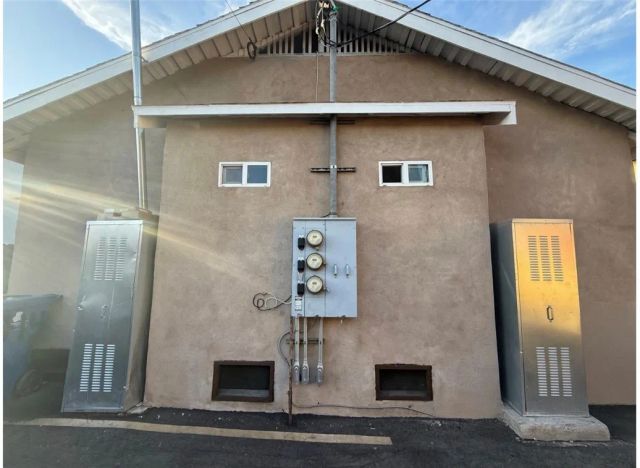 712 W 54th, Los Angeles, CA 90037