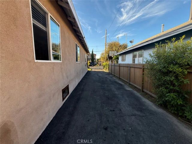 712 W 54th, Los Angeles, CA 90037