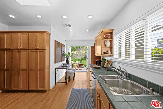 1314 N Genesee Avenue, Los Angeles, CA 90046