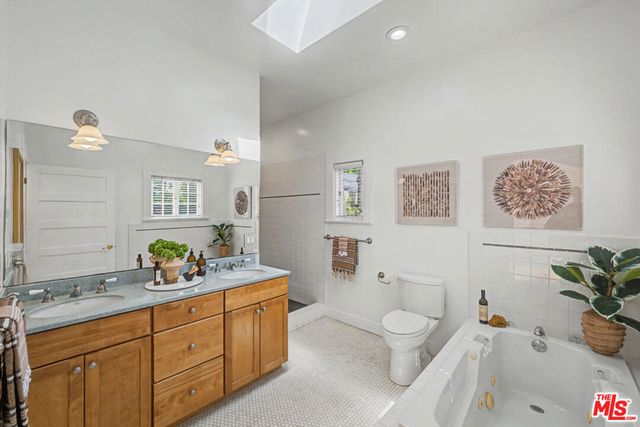 1314 N Genesee Avenue, Los Angeles, CA 90046