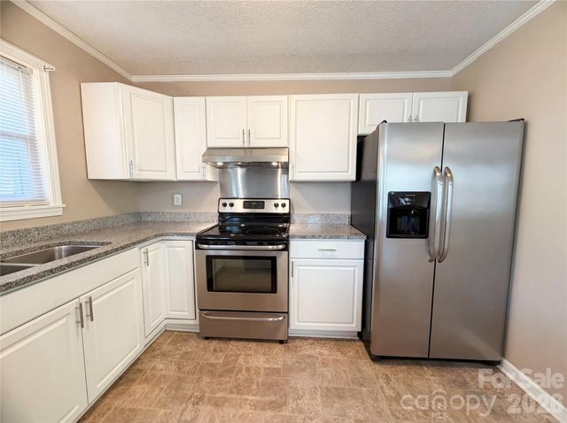 290 Salem Avenue, Dallas, NC 28034