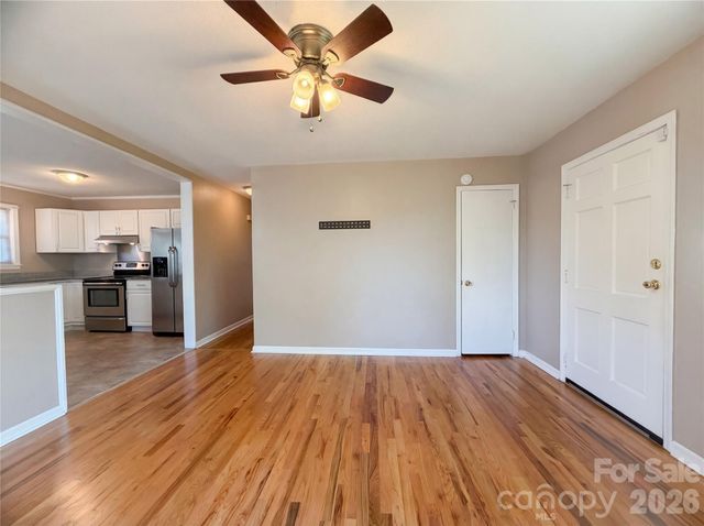 290 Salem Avenue, Dallas, NC 28034