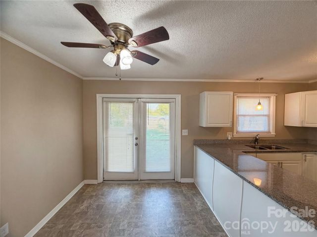 290 Salem Avenue, Dallas, NC 28034