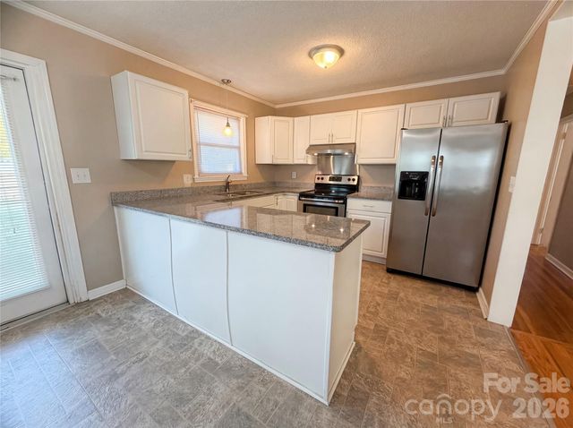 290 Salem Avenue, Dallas, NC 28034