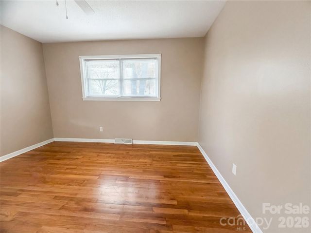 290 Salem Avenue, Dallas, NC 28034