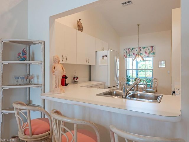 2960 Crown Pointe BLVD, Naples, FL 34112