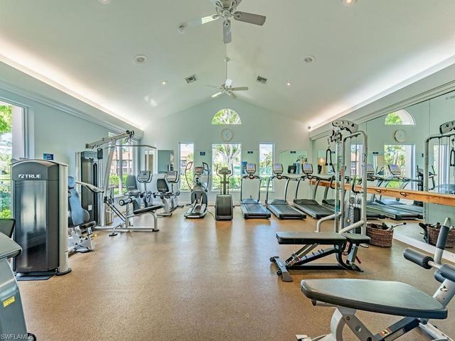 2960 Crown Pointe BLVD, Naples, FL 34112