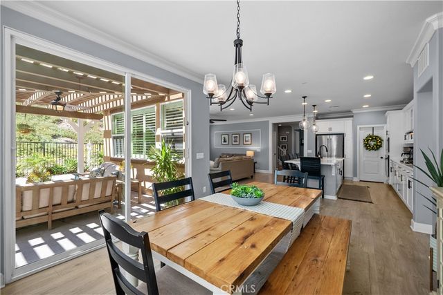 28200 Nield Court, Saugus, CA 91350