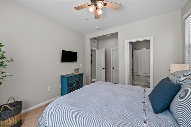 28200 Nield Court, Saugus, CA 91350