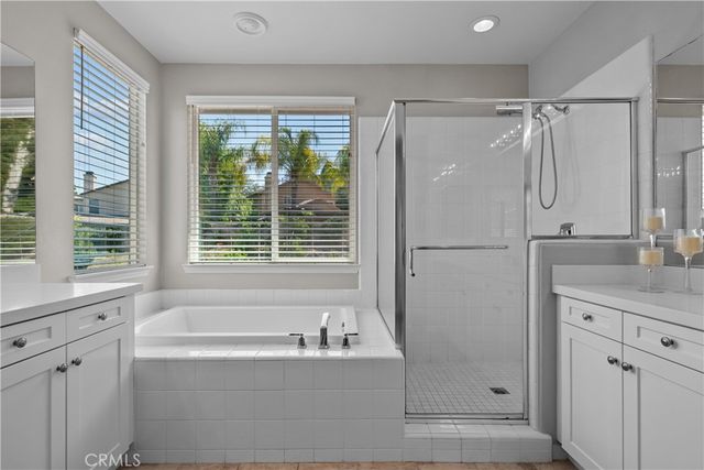 28200 Nield Court, Saugus, CA 91350