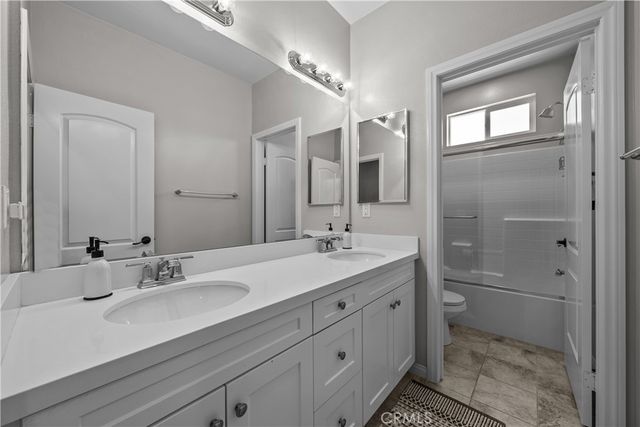 28200 Nield Court, Saugus, CA 91350