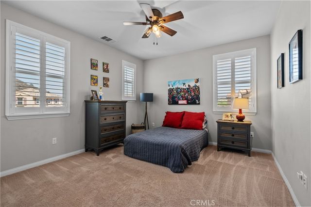 28200 Nield Court, Saugus, CA 91350