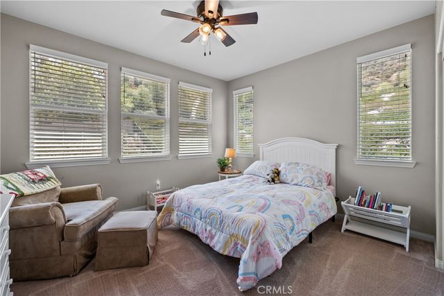 28200 Nield Court, Saugus, CA 91350