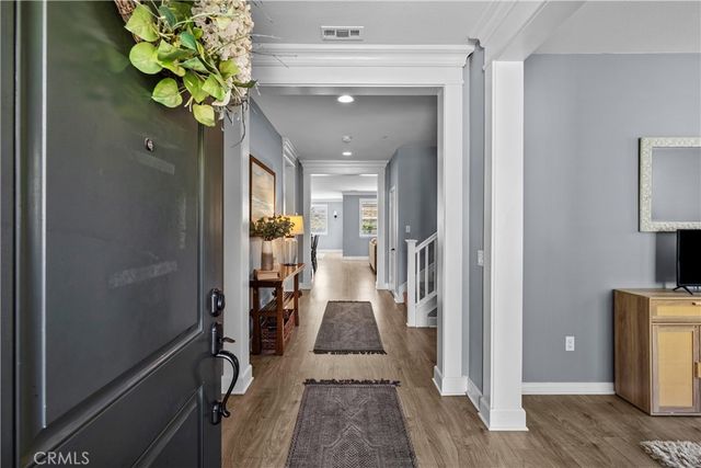 28200 Nield Court, Saugus, CA 91350