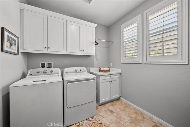 28200 Nield Court, Saugus, CA 91350