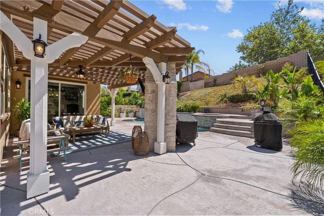 28200 Nield Court, Saugus, CA 91350