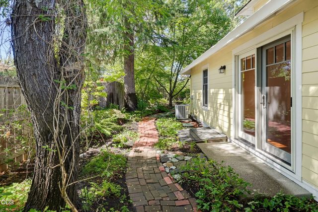 235 Gibson Street, Talent, OR 97540