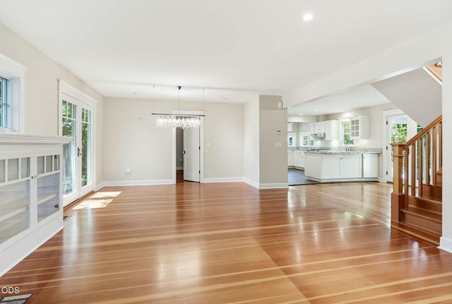 235 Gibson Street, Talent, OR 97540