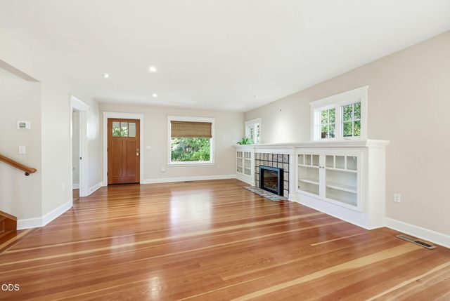 235 Gibson Street, Talent, OR 97540