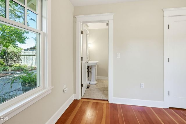 235 Gibson Street, Talent, OR 97540