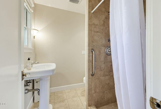 235 Gibson Street, Talent, OR 97540