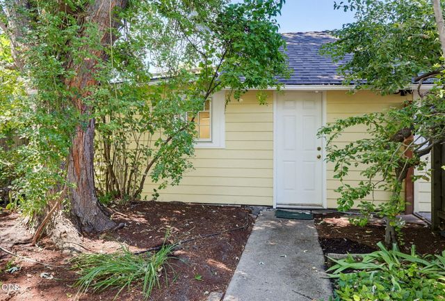 235 Gibson Street, Talent, OR 97540
