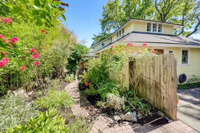 235 Gibson Street, Talent, OR 97540