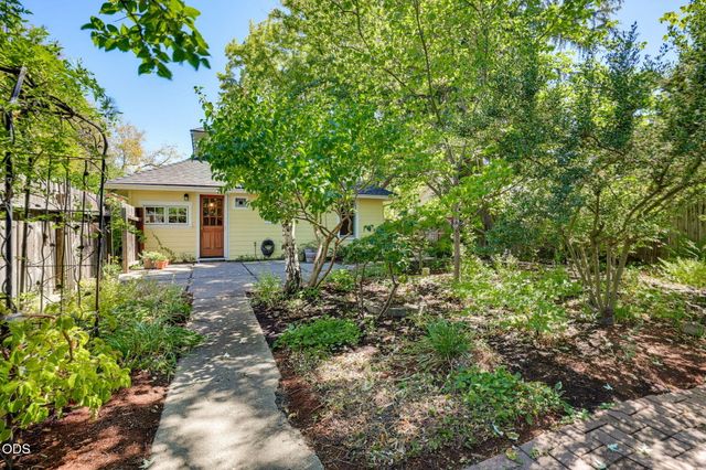 235 Gibson Street, Talent, OR 97540
