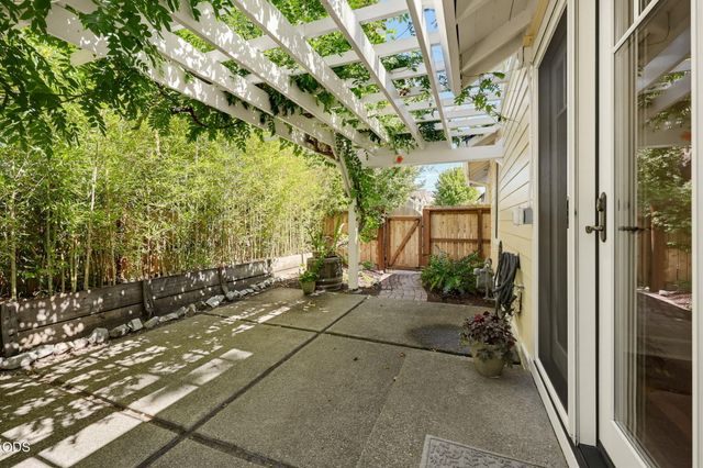 235 Gibson Street, Talent, OR 97540