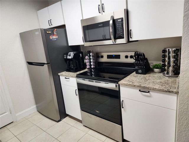 8926 MANOR LOOP CIRCLE 201 B, Lakewood Ranch, FL 34202