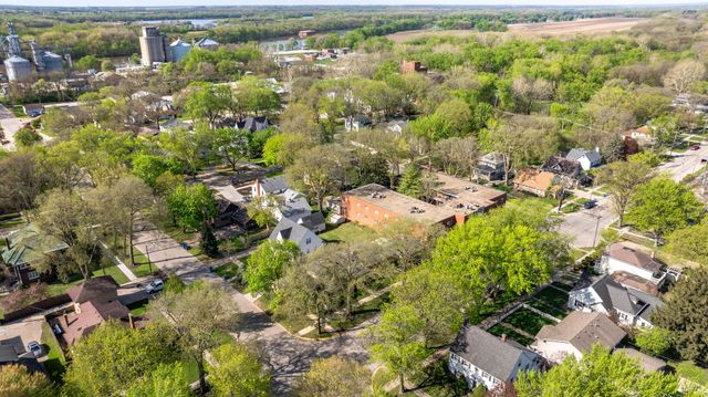 409 W Jefferson Street, Morris, IL 60450
