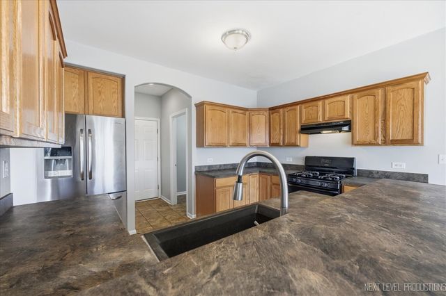 1742 Waters Edge Drive 1742, Minooka, IL 60447