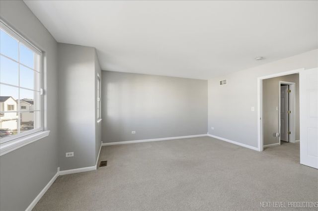 1742 Waters Edge Drive 1742, Minooka, IL 60447