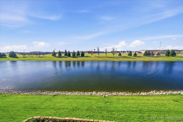 1742 Waters Edge Drive 1742, Minooka, IL 60447