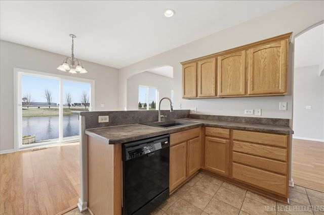 1742 Waters Edge Drive 1742, Minooka, IL 60447