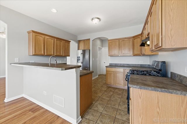 1742 Waters Edge Drive 1742, Minooka, IL 60447