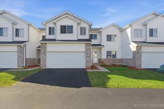 1742 Waters Edge Drive 1742, Minooka, IL 60447