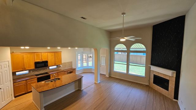 5236 Hilcroft Road, Fort Worth, TX 76244