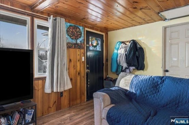 407 Diggles Place, Vernon, NJ 07422