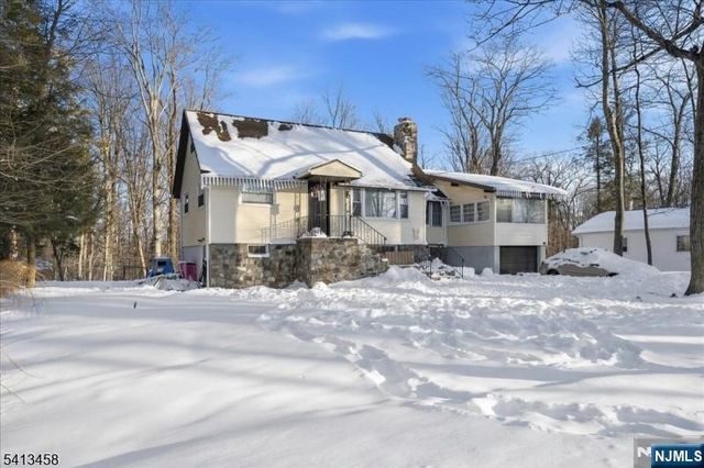 407 Diggles Place, Vernon, NJ 07422