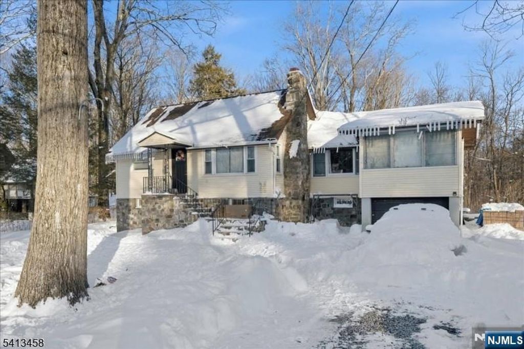 407 Diggles Place, Vernon, NJ 07422